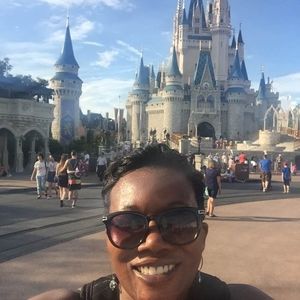 Meet your Posher, Emerald